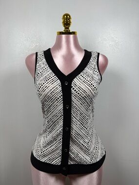 Ember Black White Sleeveless Blouse  Geometric Print V Neck Top Size S